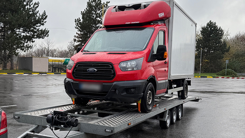 Reálny odťah dodávky Ford Transit z Rakúska
